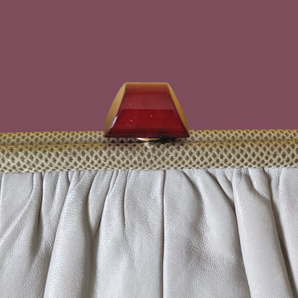 Vintage Jay herbert Grey Leather Pleated Purse with Bakelite Closure - Picture 3 of 6